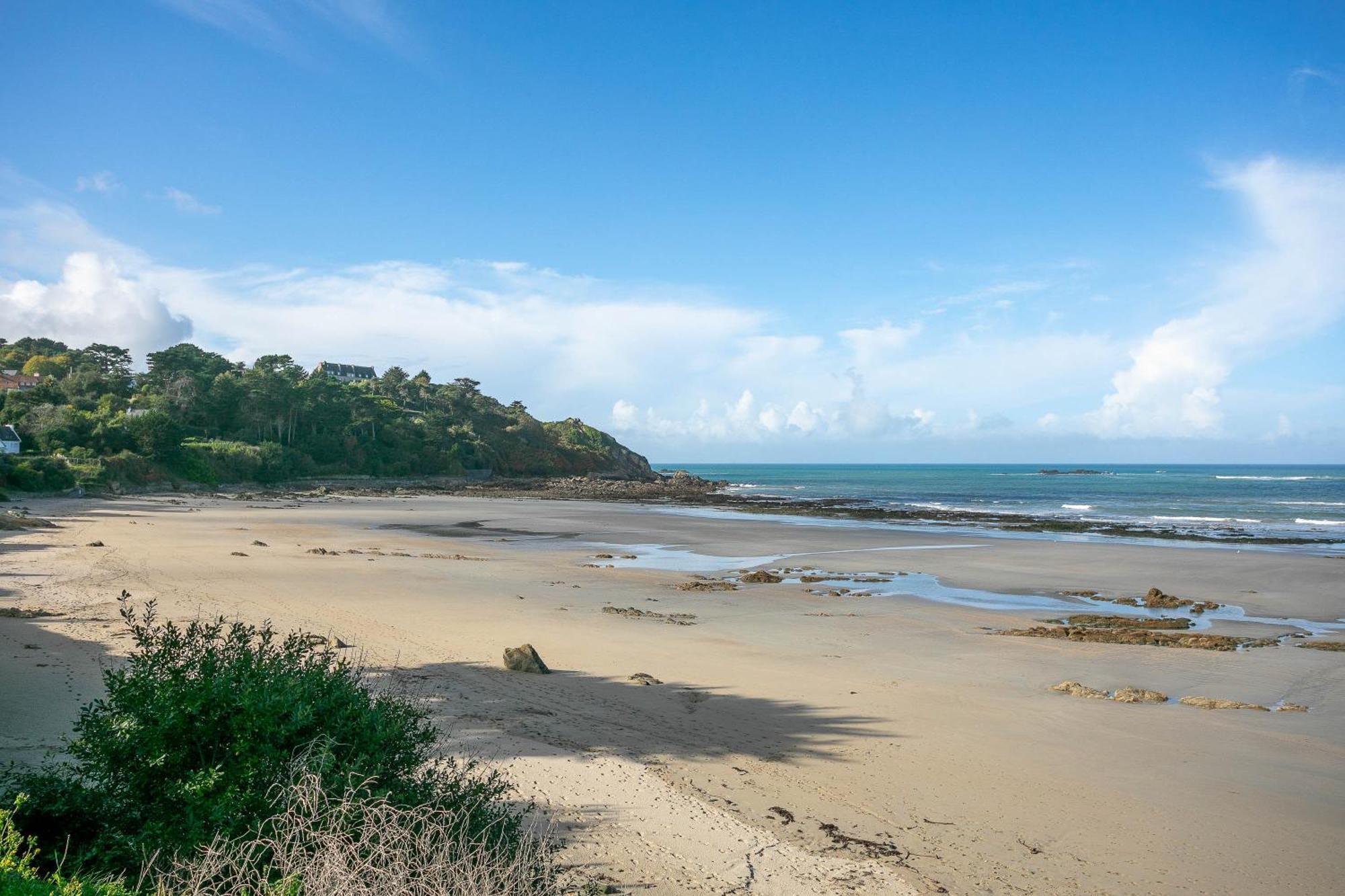 Entre Terre Et Mer Locquirec Exterior foto